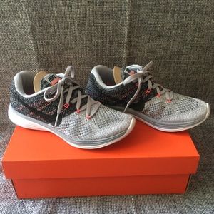 🔥price drop🔥 Nike Flyknit Lunar glide. Size 6.5